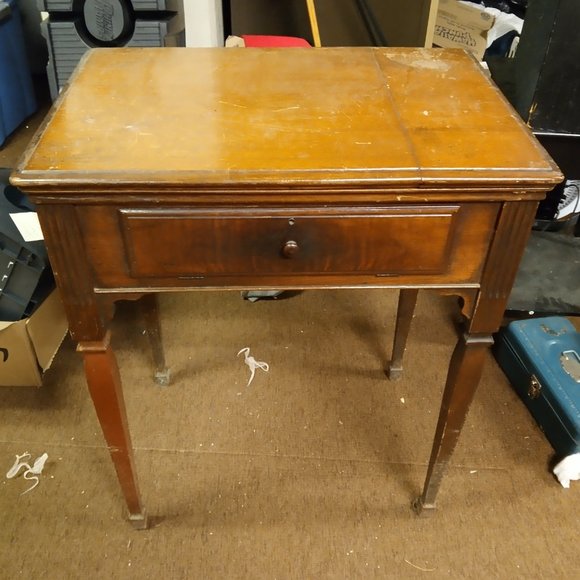 1948 Singing 201-2 Sewing Machine - Picture 2 of 4